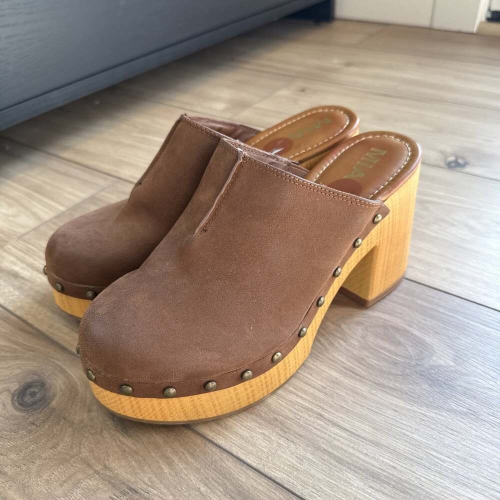 MIA Women's Isra High Retro Platform Clogs, Cognac Suede size 8.5M Brass Studs
